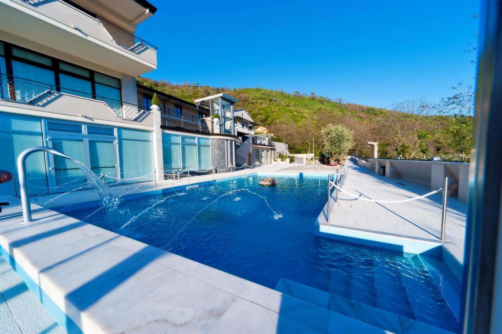 Vea Resort Hotel Mercato San Severino Eksteriør bilde